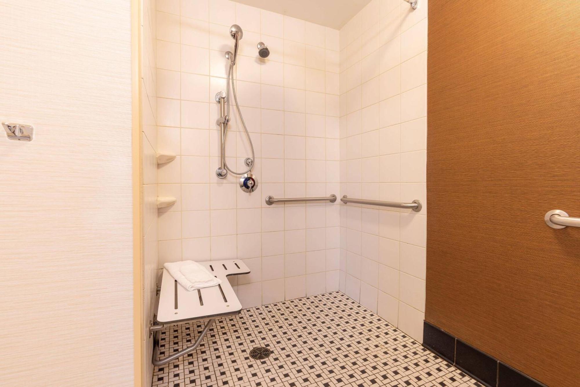 Fairfield Inn & Suites Бедфорд Екстер'єр фото