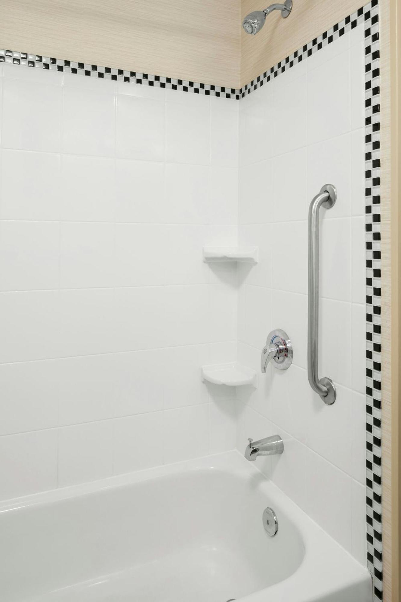 Fairfield Inn & Suites Бедфорд Екстер'єр фото